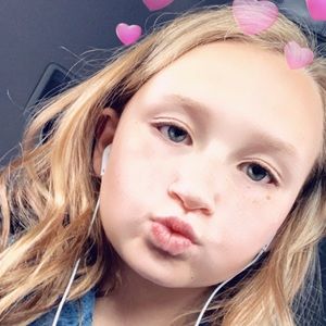 Meet your Posher, Maya